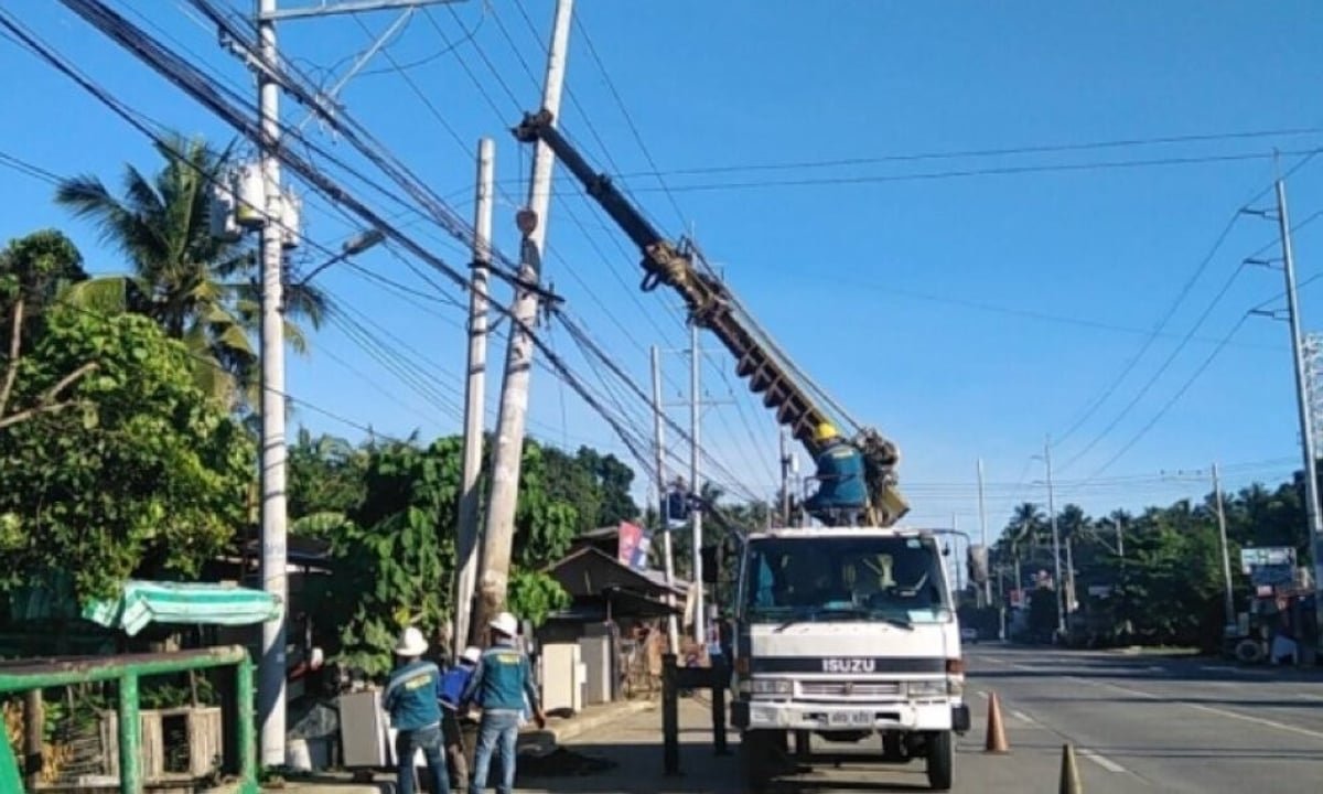 Davao Light reports over 2,600 poles relocated since 2017