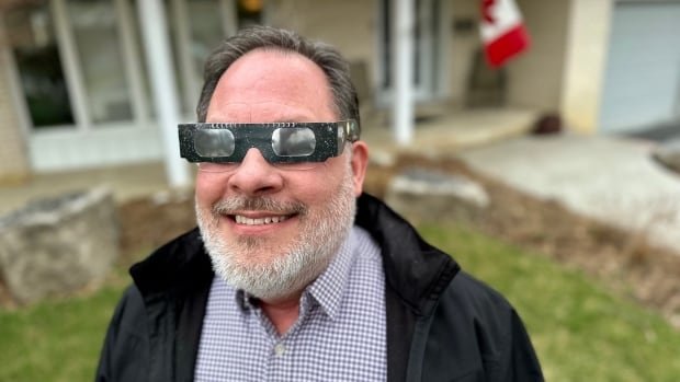 Diagnosed with cancer, this Hamilton man didn’t expect to live past 55. The solar eclipse will mark his 60th