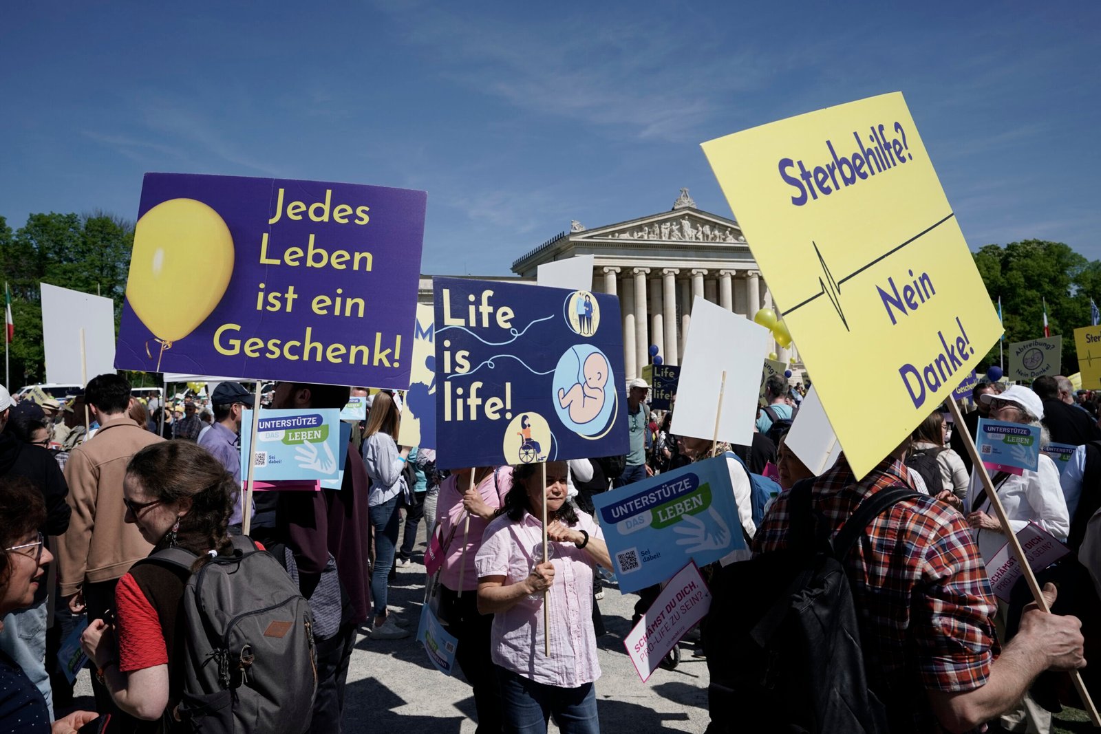 Experts group says abortion in Germany should be decriminalized during pregnancy’s first 12 weeks