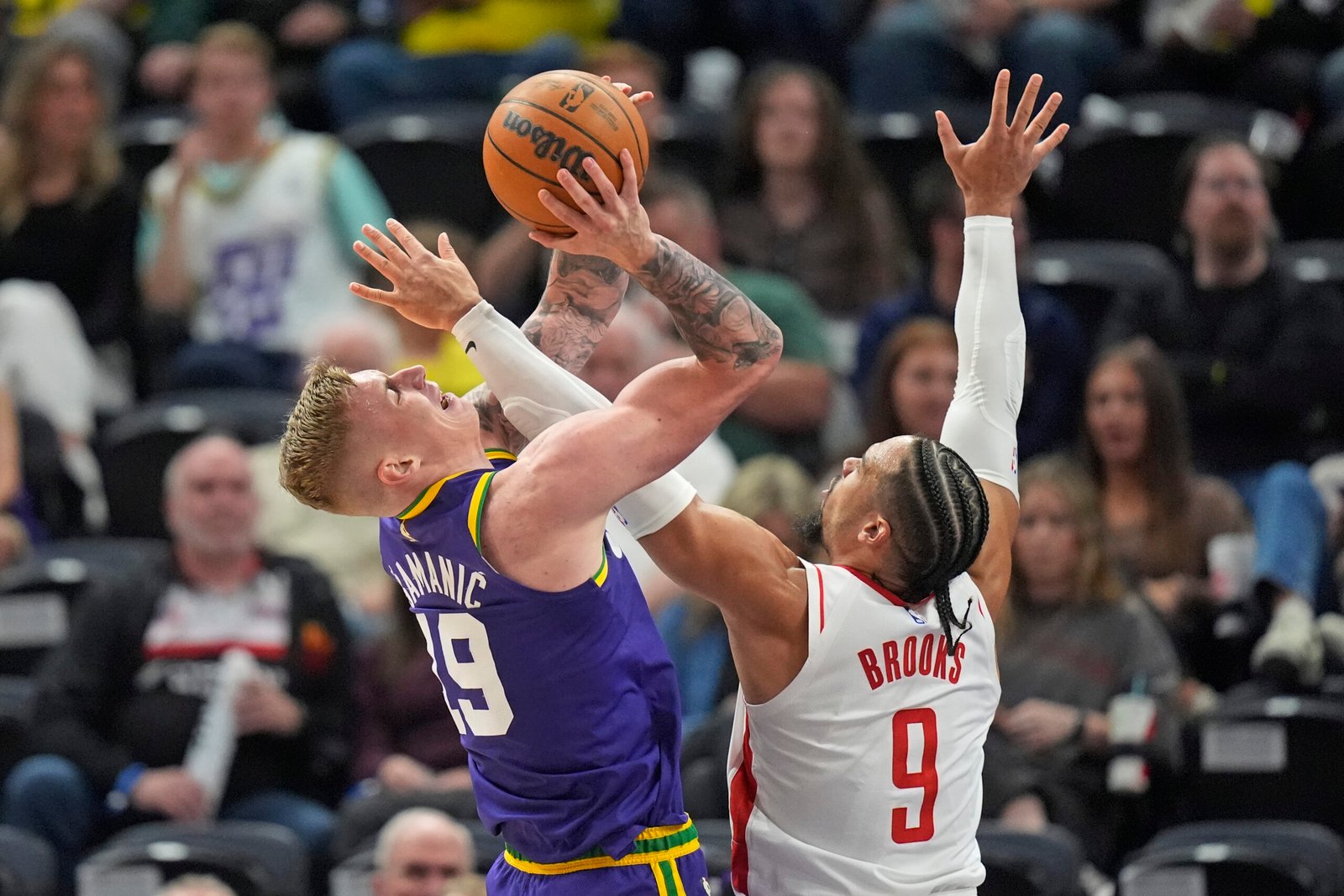 Jazz snap 13-game skid with win over Rockets