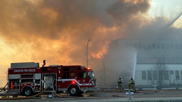 Massive fire destroys WW II-era hangar in Edmonton