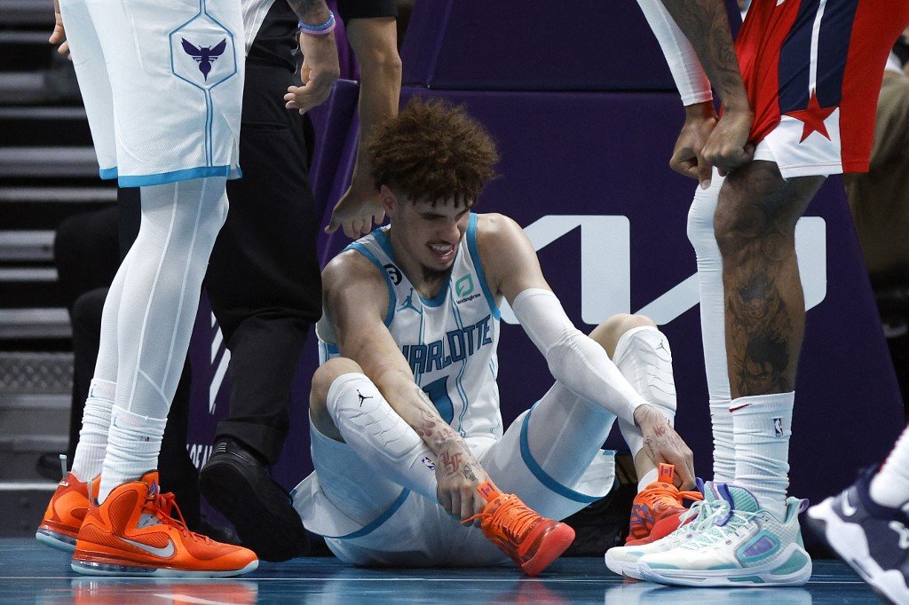 NBA: LaMelo Ball again considering braces due to ankle issues