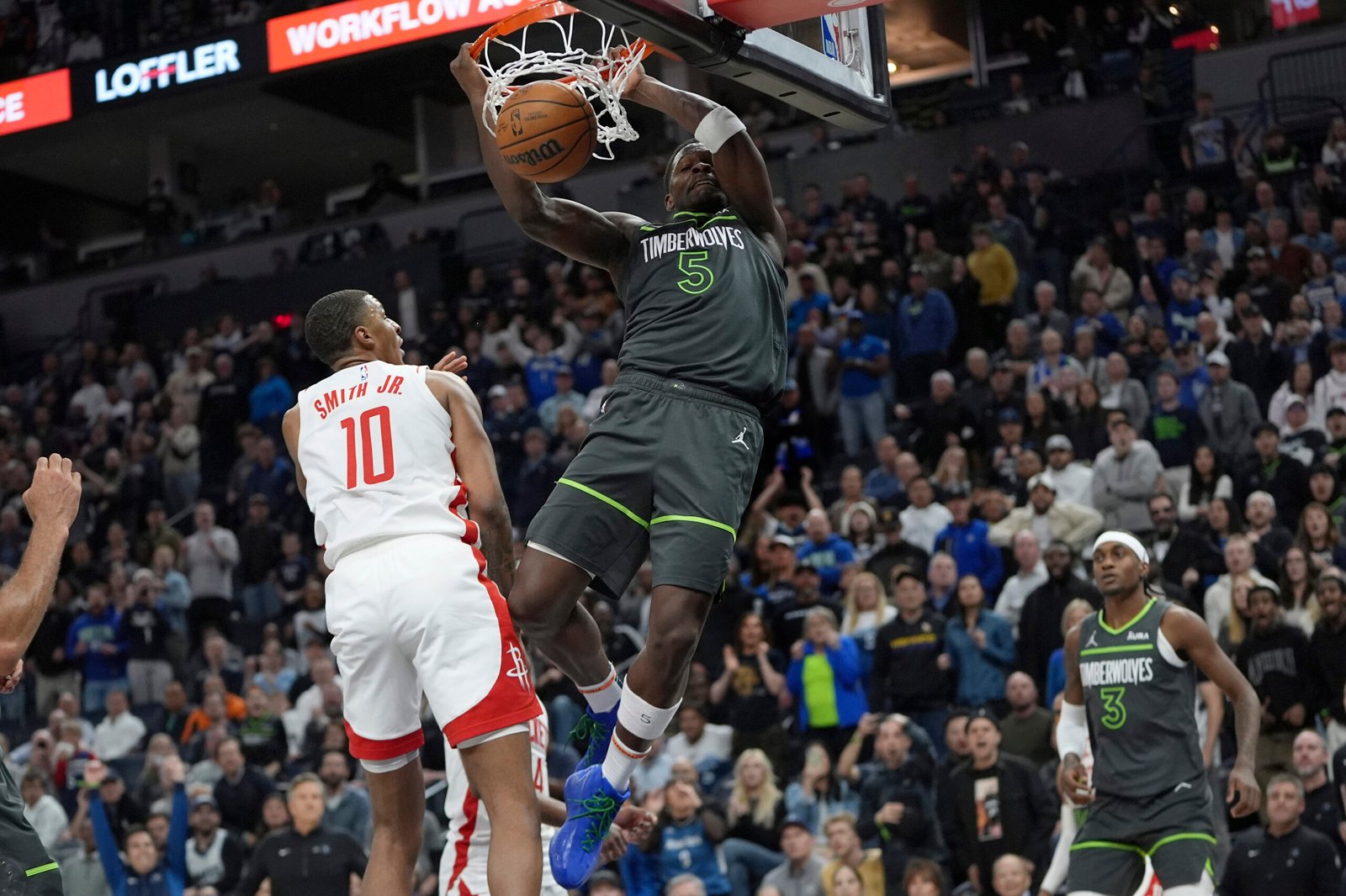 NBA: Timberwolves gain ground in West with win over Rockets