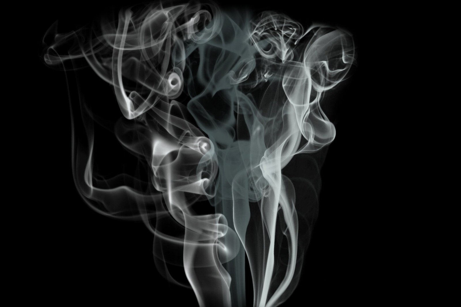 New evidence links passive smoking with dangerous heart rhythm disorder