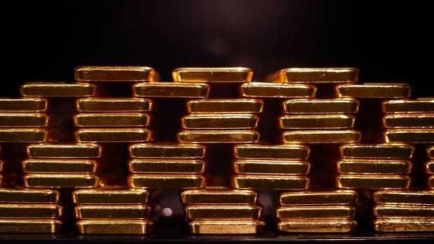 Peel police to announce arrests in Pearson Airport gold heist