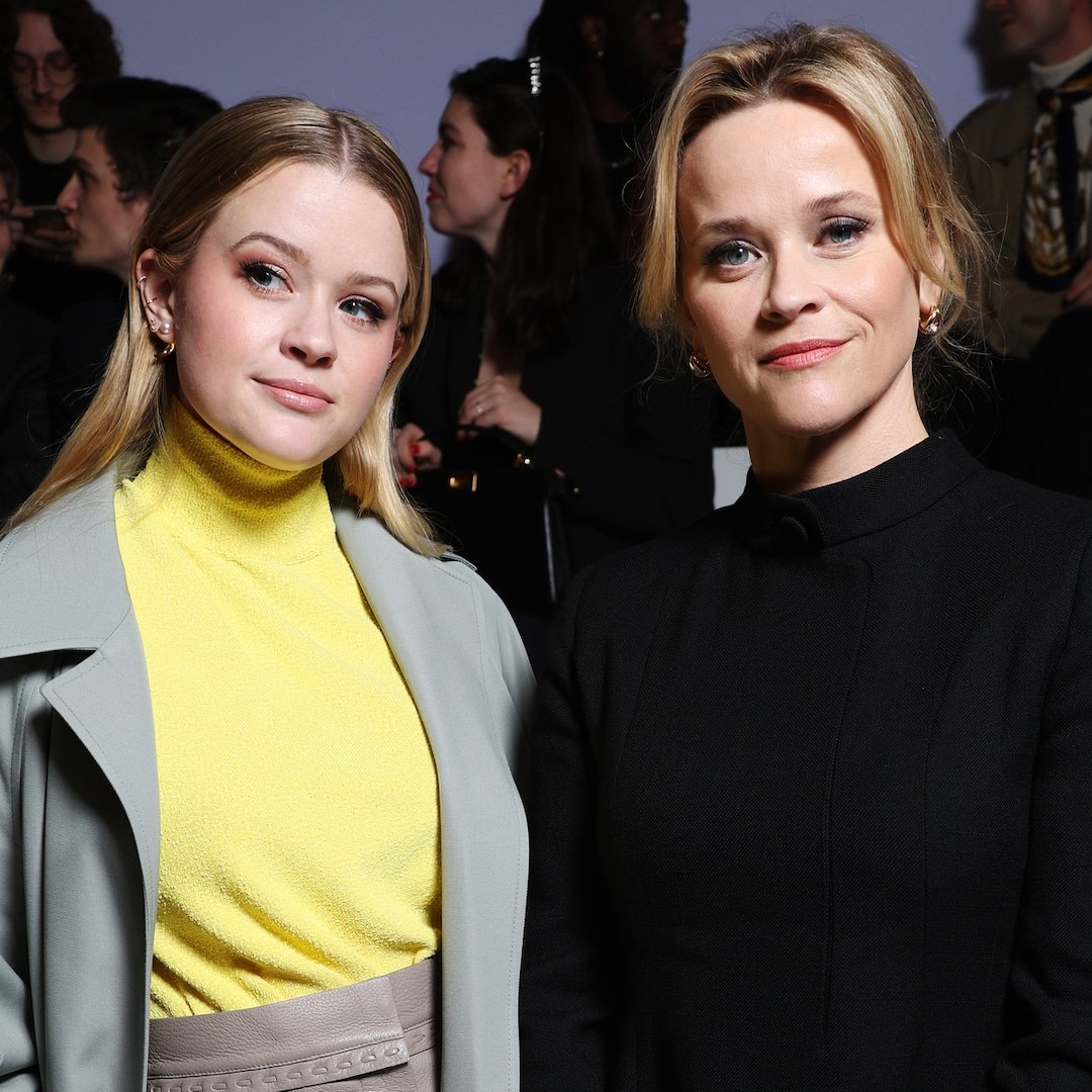 Reese Witherspoon Daughter Avas Resemblance Is Wild in Twinning Pic