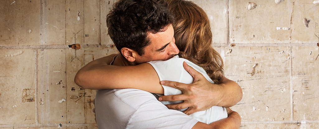 Science Confirms Hugs Can Ease Pain Anxiety And Depression ScienceAlert