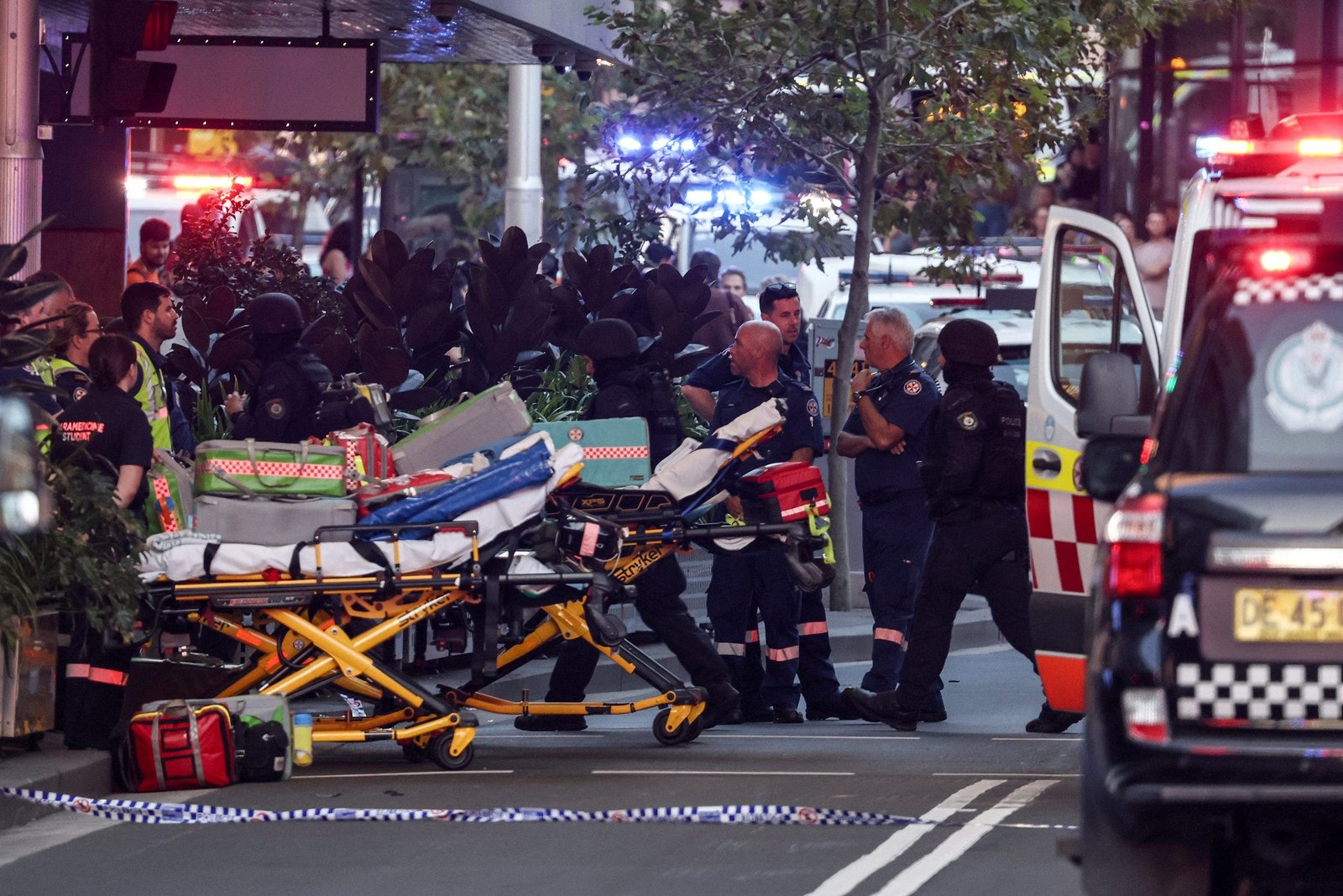 Six dead including suspect after stabbing spree at Australian shopping center