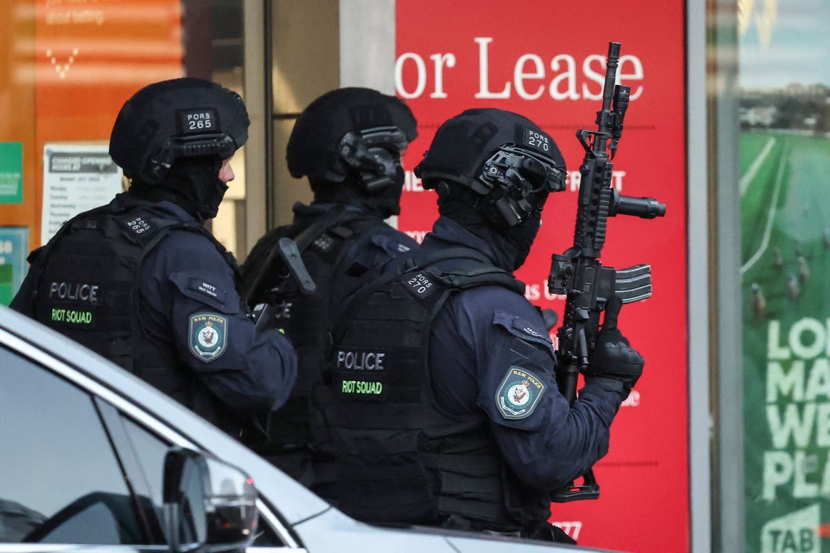 Sydney Bondi stabbing live news West Junction shopping centre attack leaves 7 dead as mother of injured baby dies