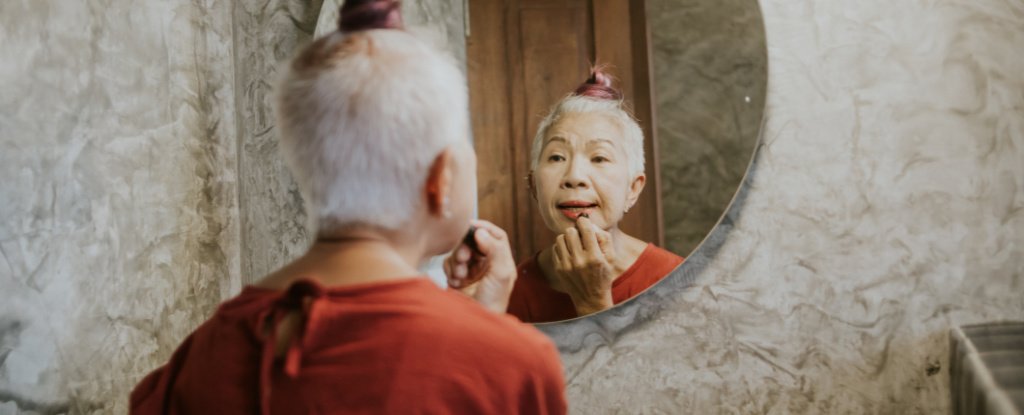Thinking You Look Younger Has A Curious Link to How You Age : ScienceAlert
