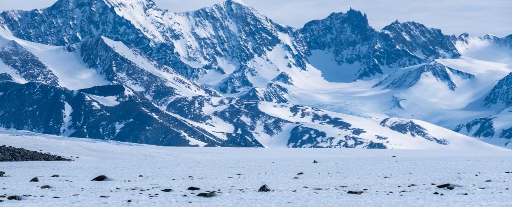 Thousands of Meteorites in Antarctica Are Destined to Be Lost Forever ScienceAlert