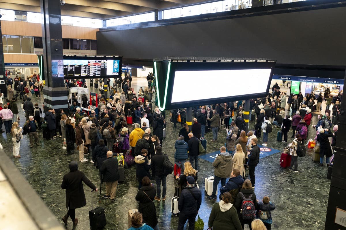 Travel chaos at London Euston on first day of reopening as signaling failure leaves passengers stranded