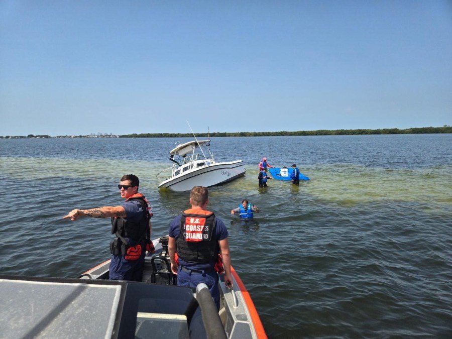 5 boaters rescued within 3 hours in Tampa Bay by Coast Guard