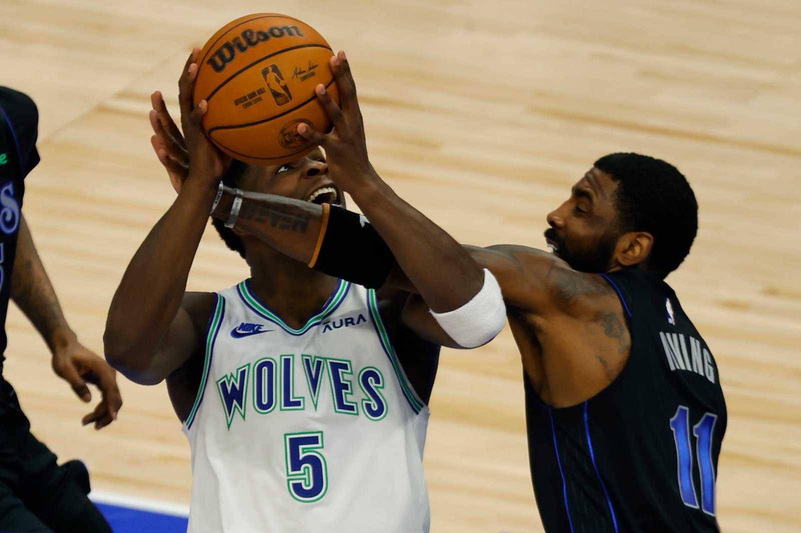 Anthony Edwards struggling, Timberwolves go to Dallas down 0-2
