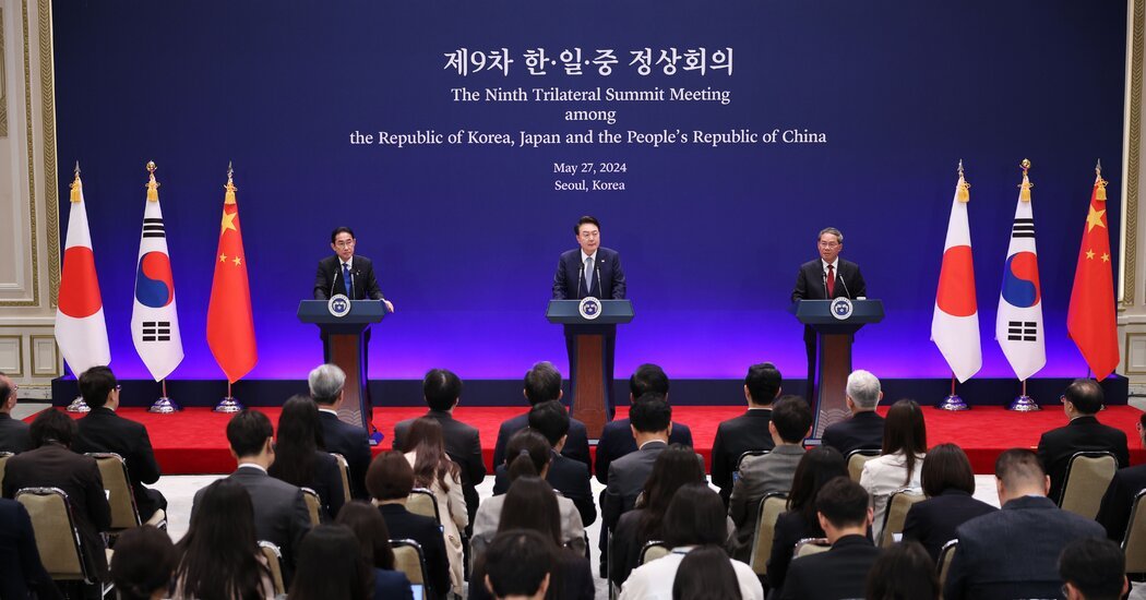 China Japan and South Korea Hold Talks Overshadowed by US