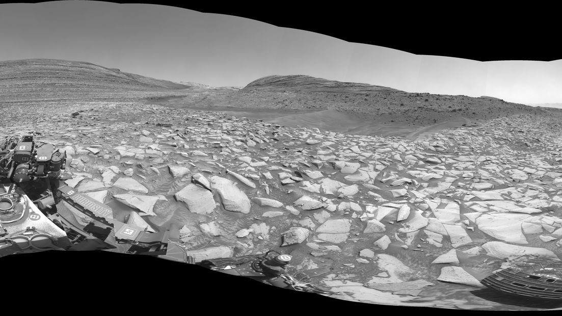Curiosity rover keeps following possible Mars river remnant