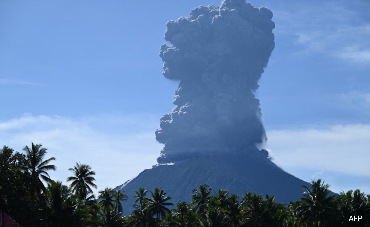 Indonesia’s Mount Ibu Erupts Again, Sends Ash Tower 5 km Into Sky