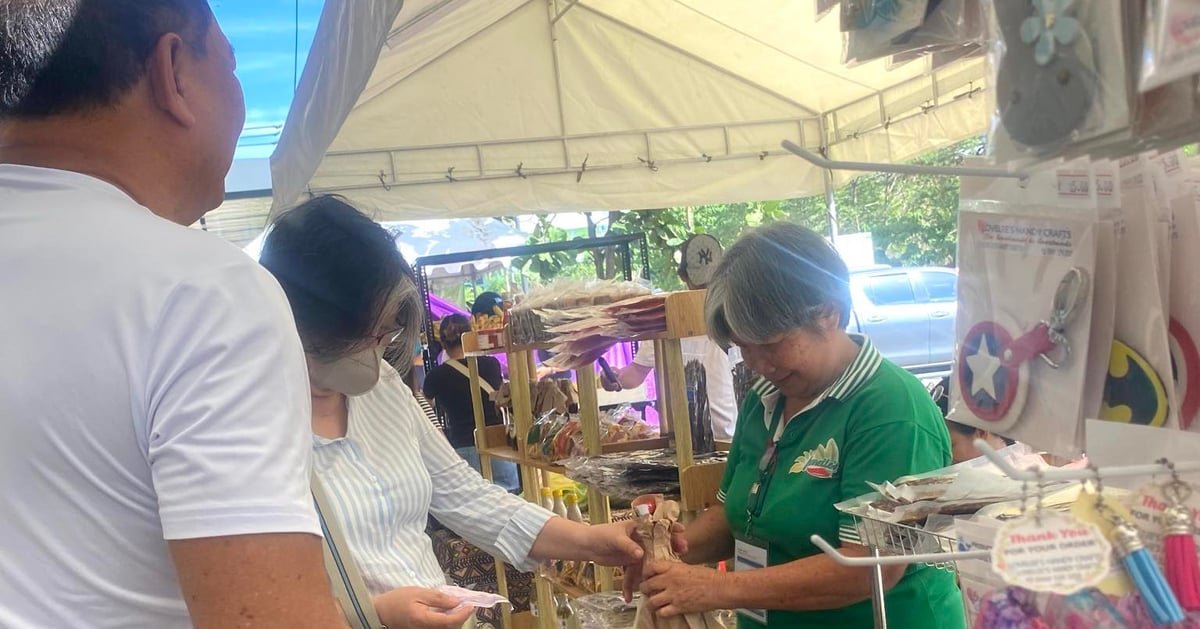 Monthly KNP market opens at Bacolod mall