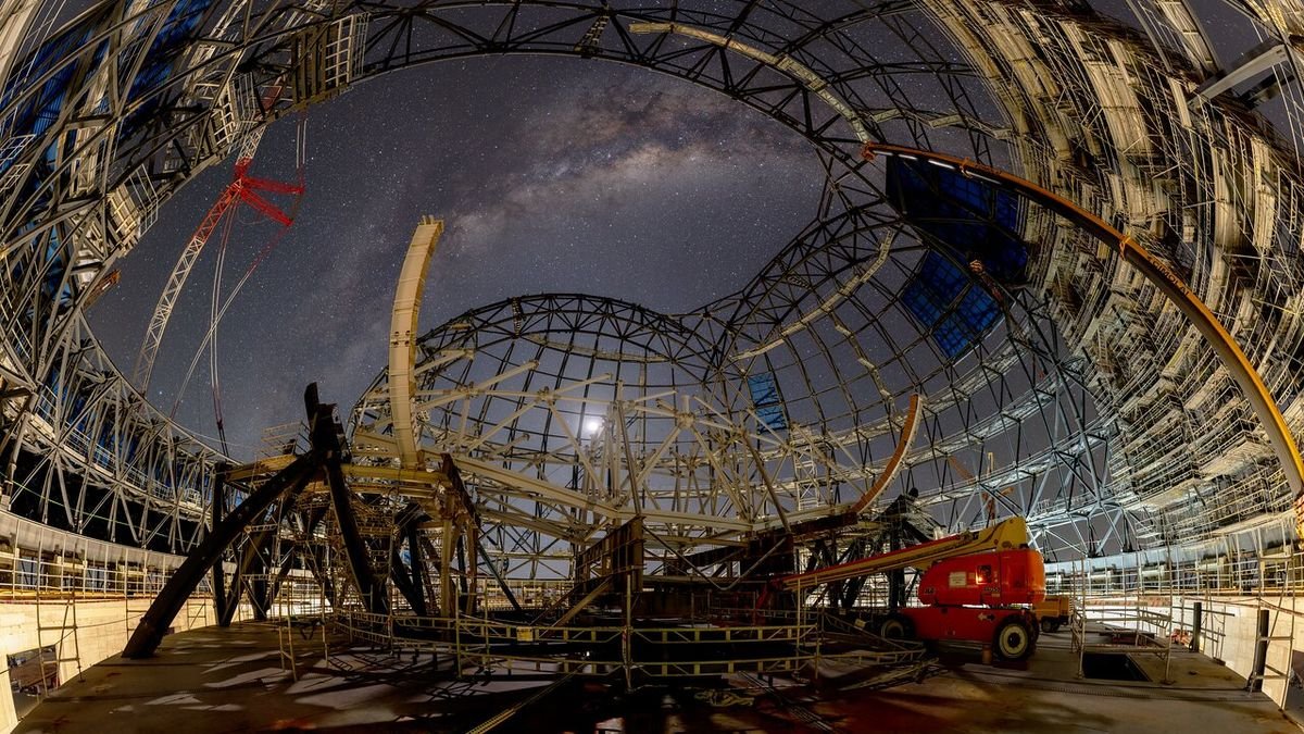 The Milky Way’s heart shines over construction site of world’s largest telescope