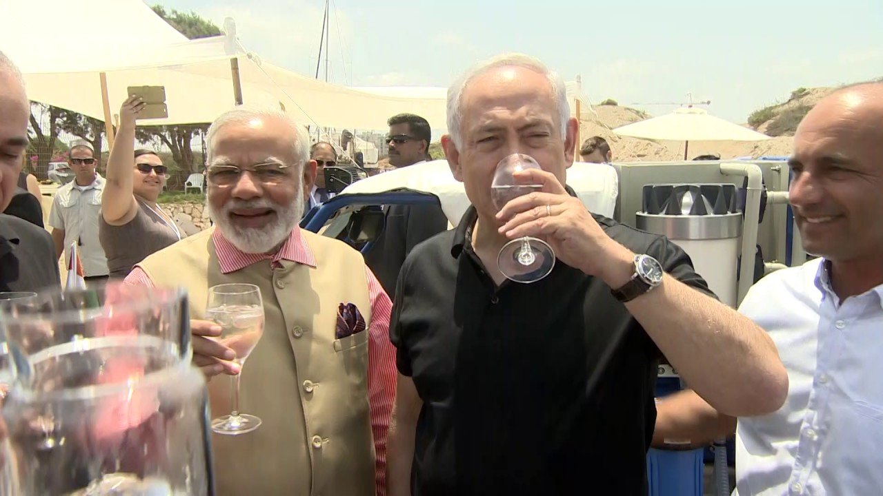 PM Netanyahu and Indian PM Modi Attend Demo of Mobile Desalination Unit
