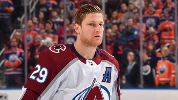 Avalanche’s MacKinnon captures Hart and Lindsay awards as league’s top player