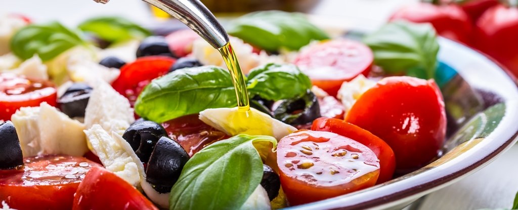 Mediterranean Diet Linked to 23 Lower Risk of Death in Women ScienceAlert