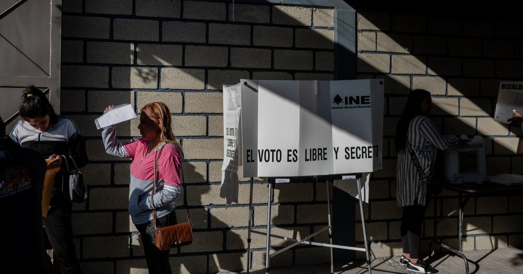 Mexicans Go to Polls in Historic Election as 2 Women Vie to Lead the Country