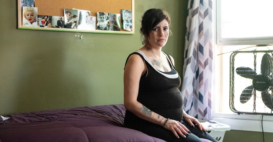 Pregnant, Addicted and Fighting the Pull of Drugs