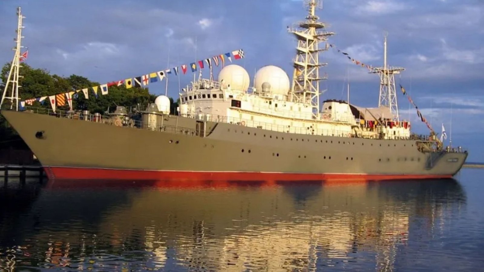 Putin launches SPY SHIP wiretap attack on Germany during Euros as chilling recon vessel appears in Baltic sea
