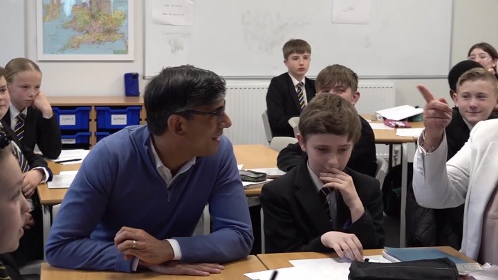 Rishi Sunak blanked as he asks Year 7 students if they are