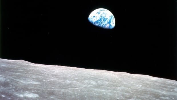 William Anders, Apollo 8 astronaut who took Earthrise photo, killed in plane crash