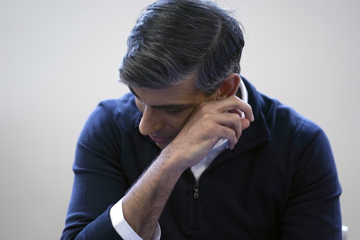 Panicking Rishi Sunak in final weekend of campaigning to save his own seat