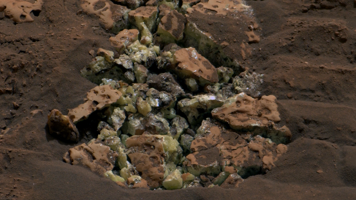 ‘An oasis in the desert’: NASA’s Curiosity rover finds pure sulfur in Martian rocks