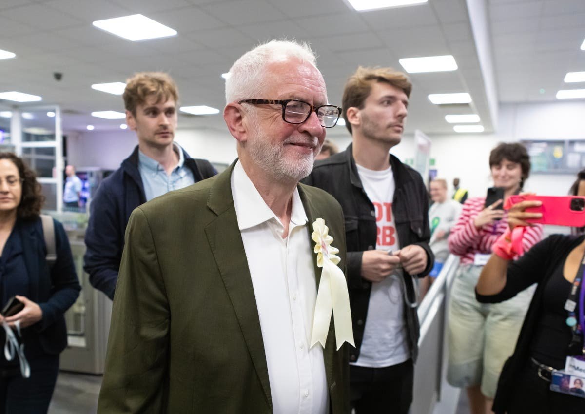Jeremy Corbyn wins Islington seat as independent MP after being expelled from Labour