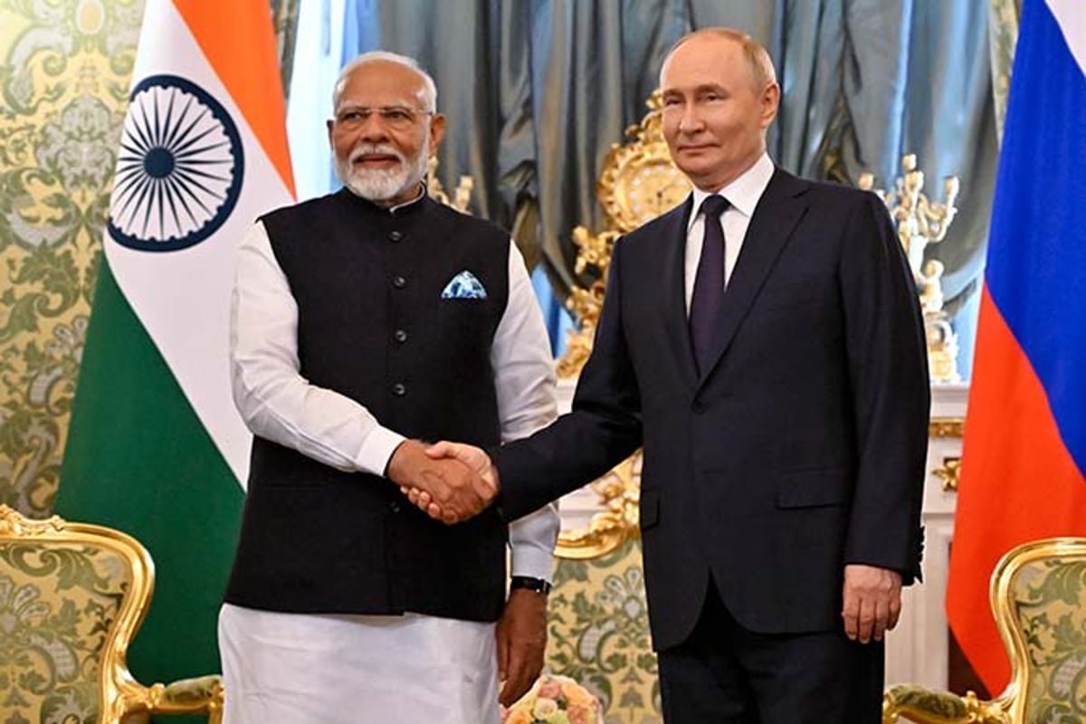 Putin hosts Indias prime minister to deepen ties