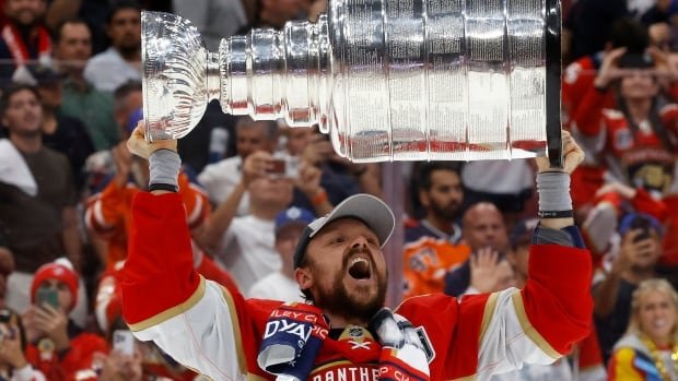 Reinhart, Guentzel kick off NHL free agency with rich, long-term deals