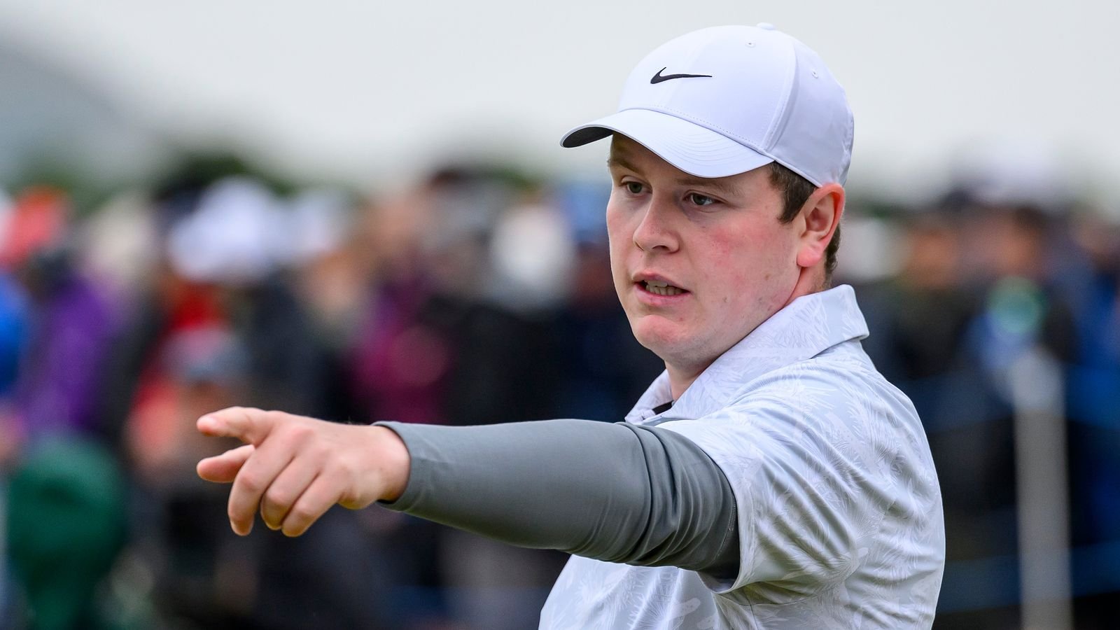Scottish Open: Robert MacIntyre two shots off lead ahead of final round and pushing for home triumph | Golf News