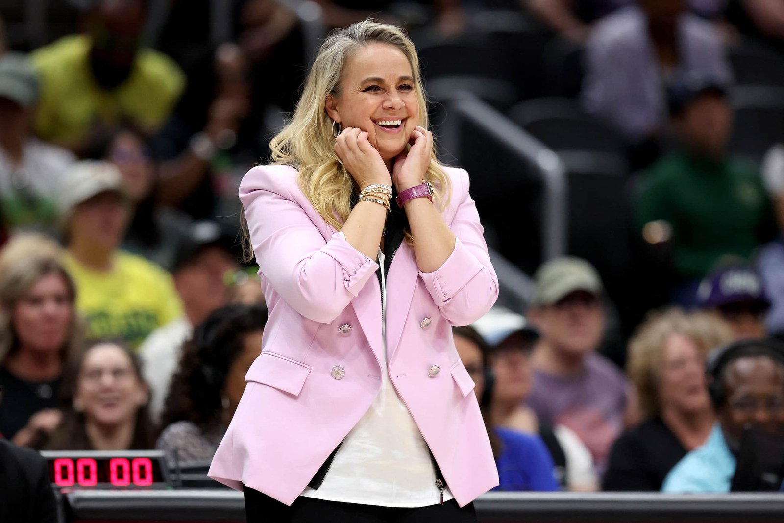 Becky Hammon again disputes player’s claims of mistreatment