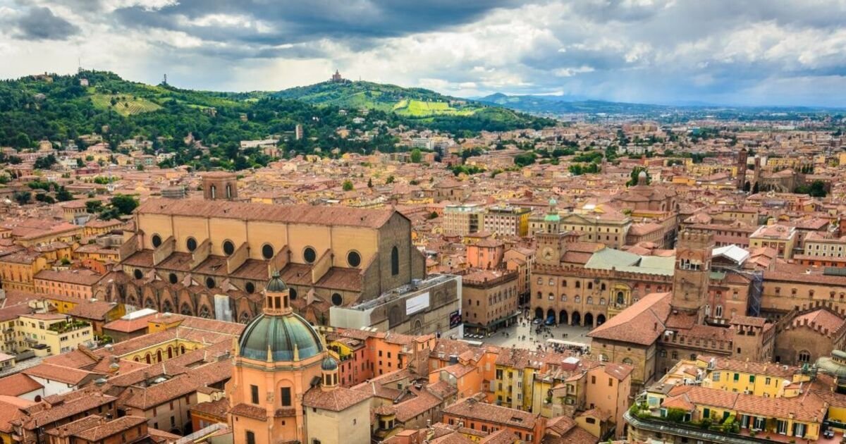 Bologna: The Italian city unrecognisable due to overtourism | World | News