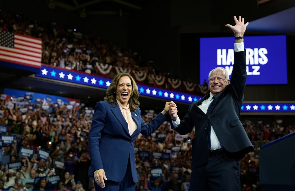 Election 2024 live updates: Harris, Walz hold bus tour before DNC as Trump confuses Pennsylvania for North Carolina