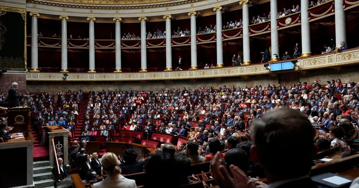 France’s Macron to hold talks with key political players in a bid to form a new government