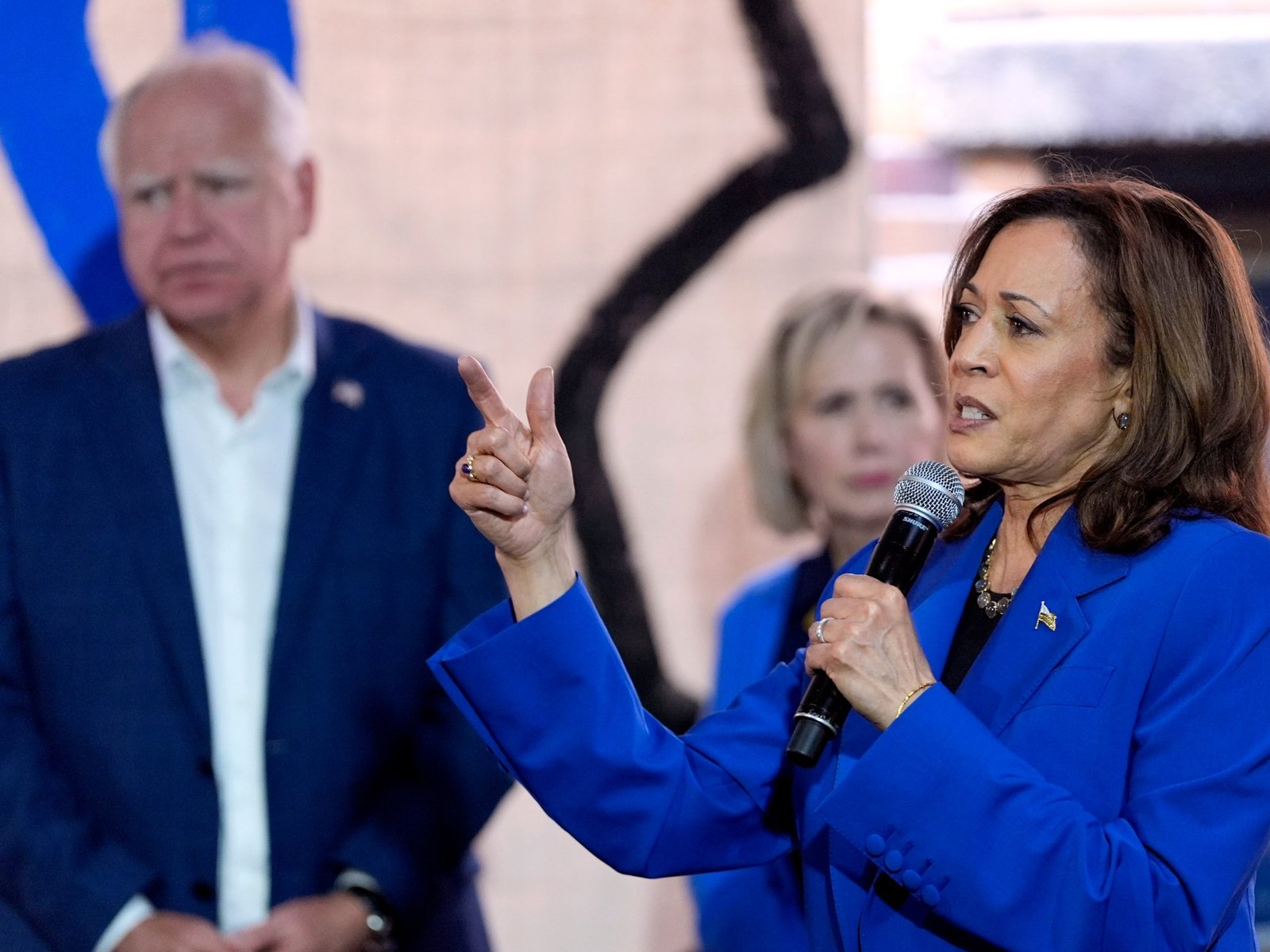 Harris leads Trump in polls on eve of Democratic National Convention | US Election 2024 News