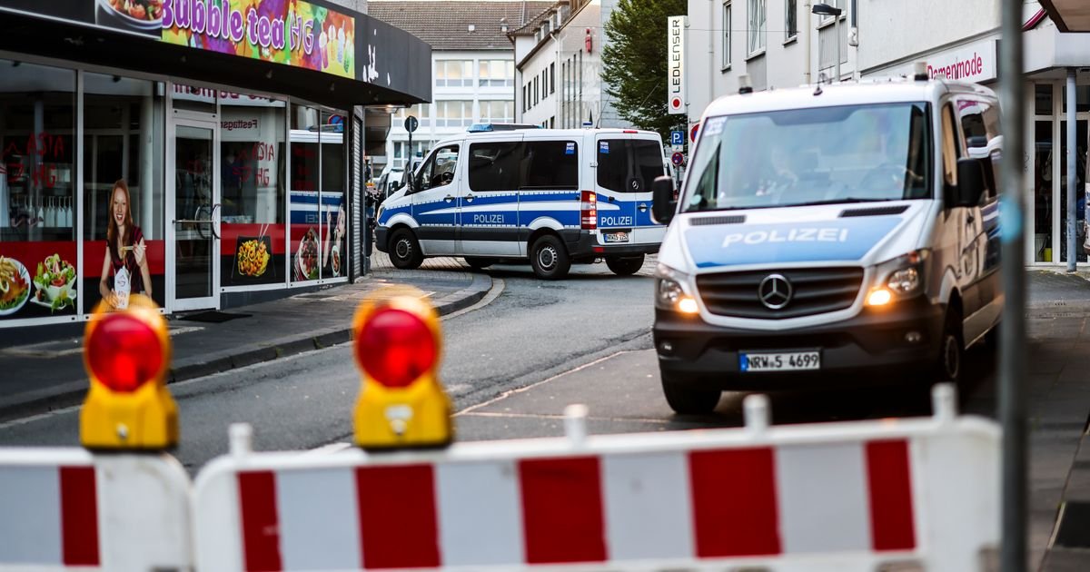 Police search for the man who killed 3 in a knife attack in the German city of Solingen