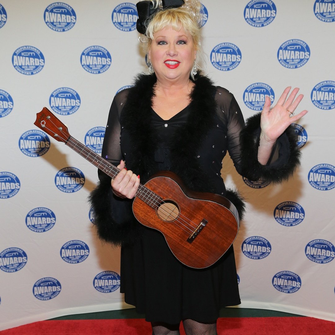 SNL Alum Victoria Jackson Shares She Has Inoperable Tumor