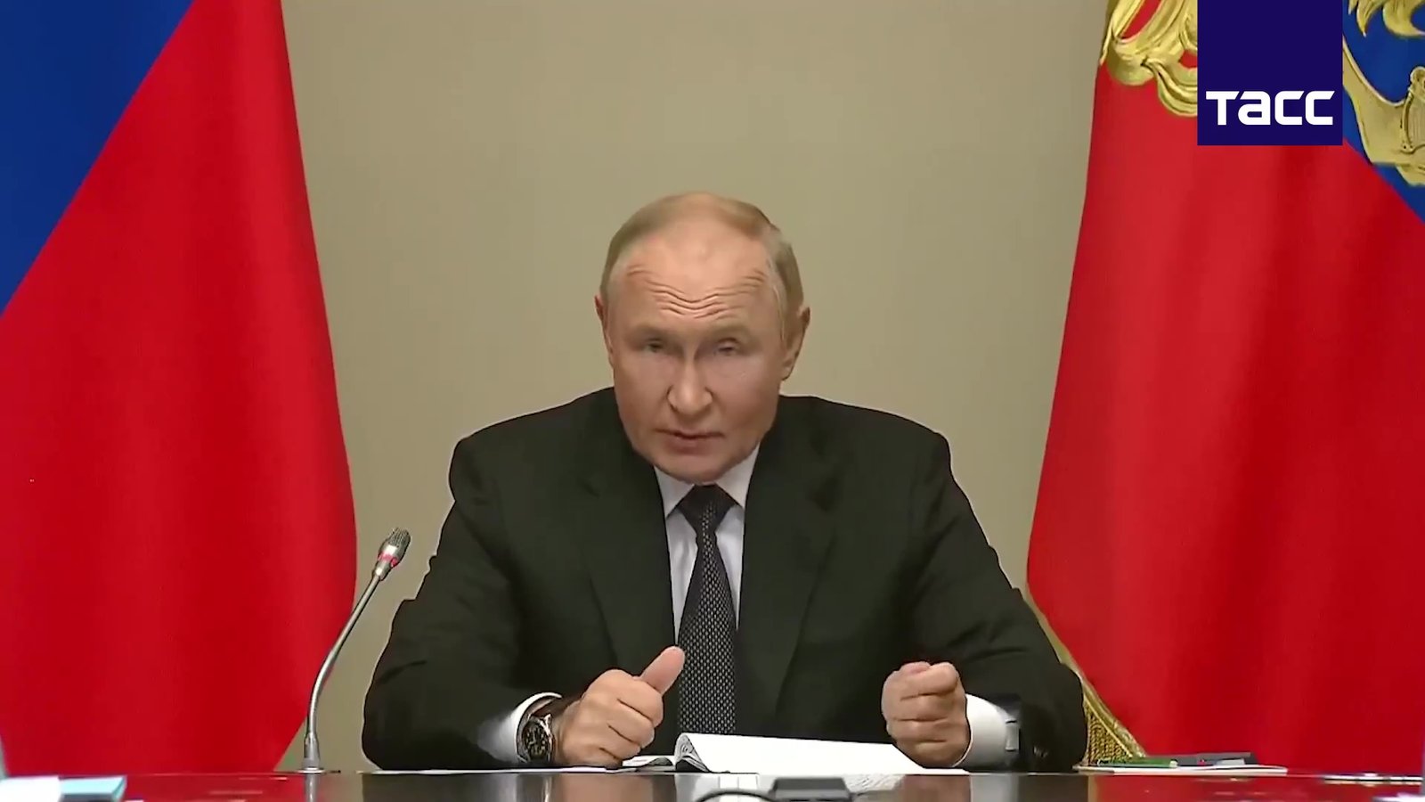 ‘Rattled’ Putin’s body language reveals deep fear over Ukraine invasion as he nervously twitches & rubs hands