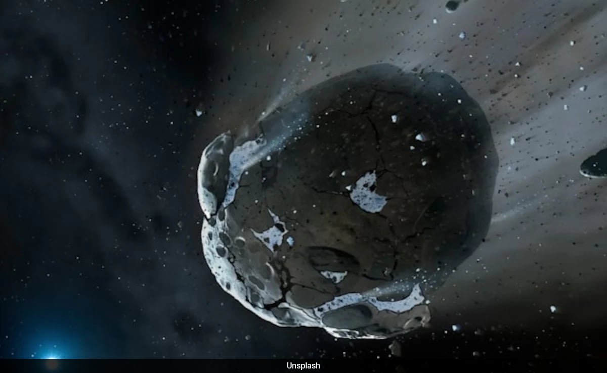 A 120-Feet Airplane-Sized Asteroid Makes A Close Flyby Of Earth