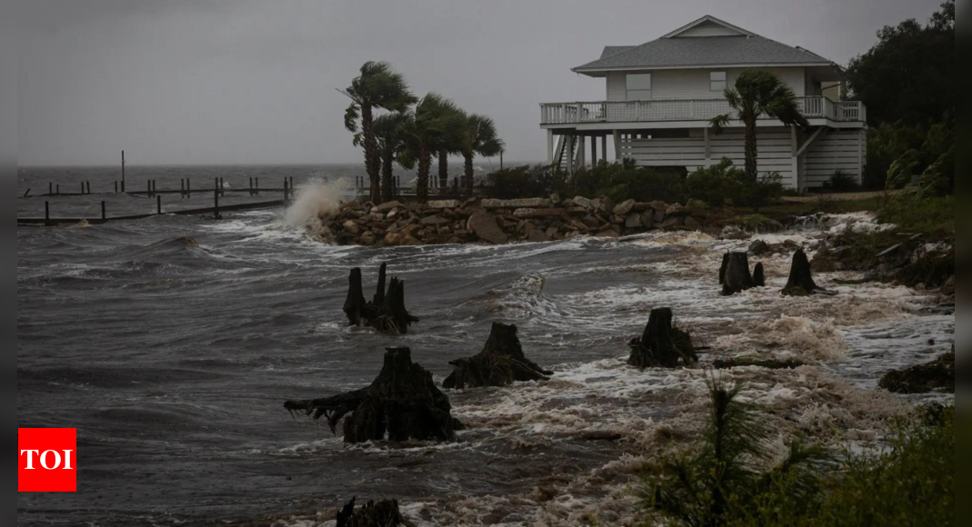 'Extremely dangerous' Hurricane Helene makes landfall in Florida, major power outages reported