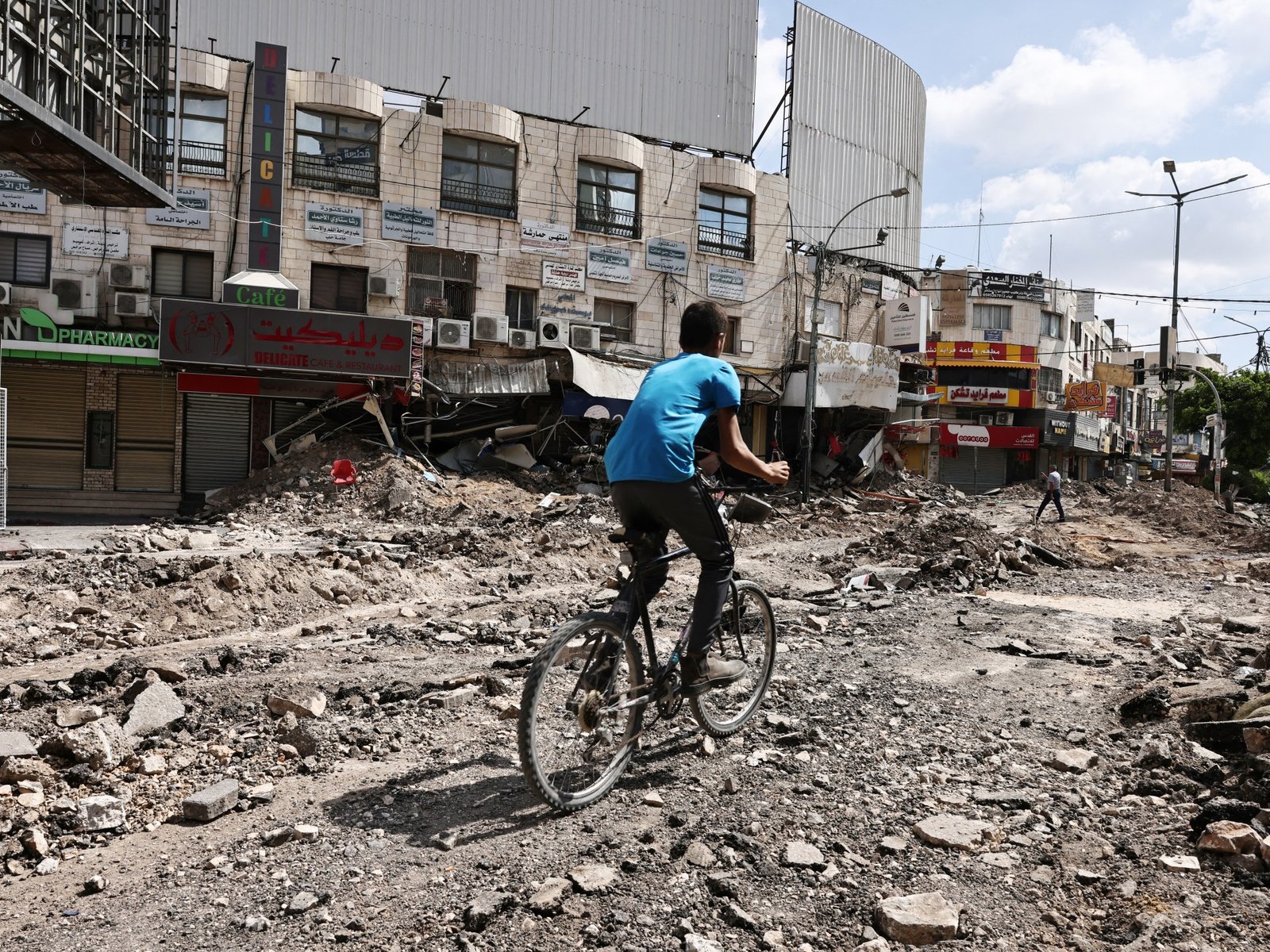 Israeli army withdraws from Jenin leaving trail of destruction | Newsfeed