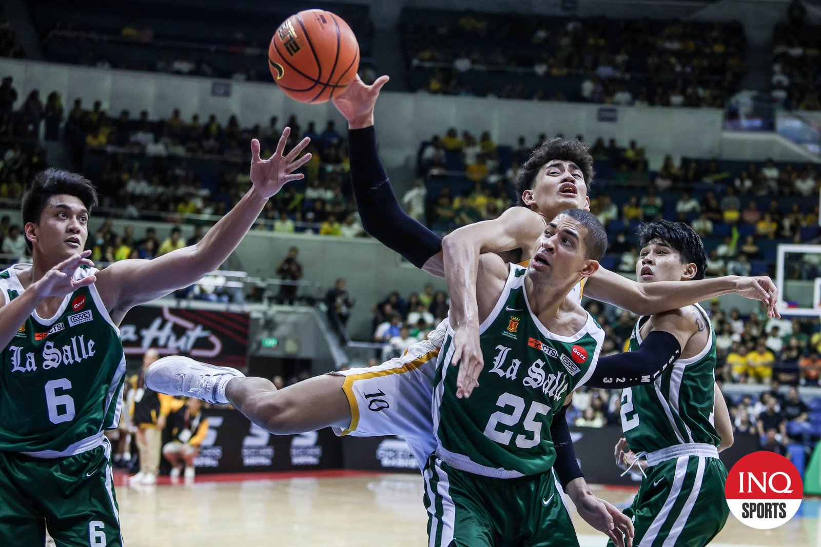 La Salle starts slow, finishes strong in rout of UST