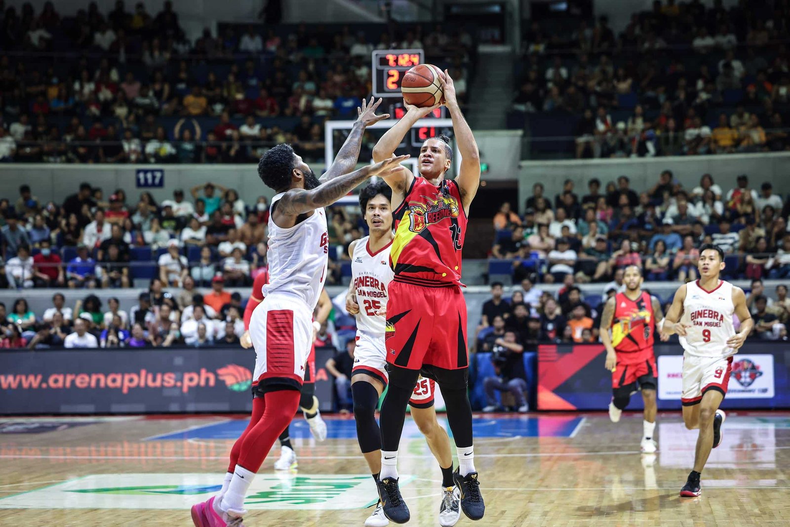 Marcio Lassiter, San Miguel whip Ginebra for quarters spot